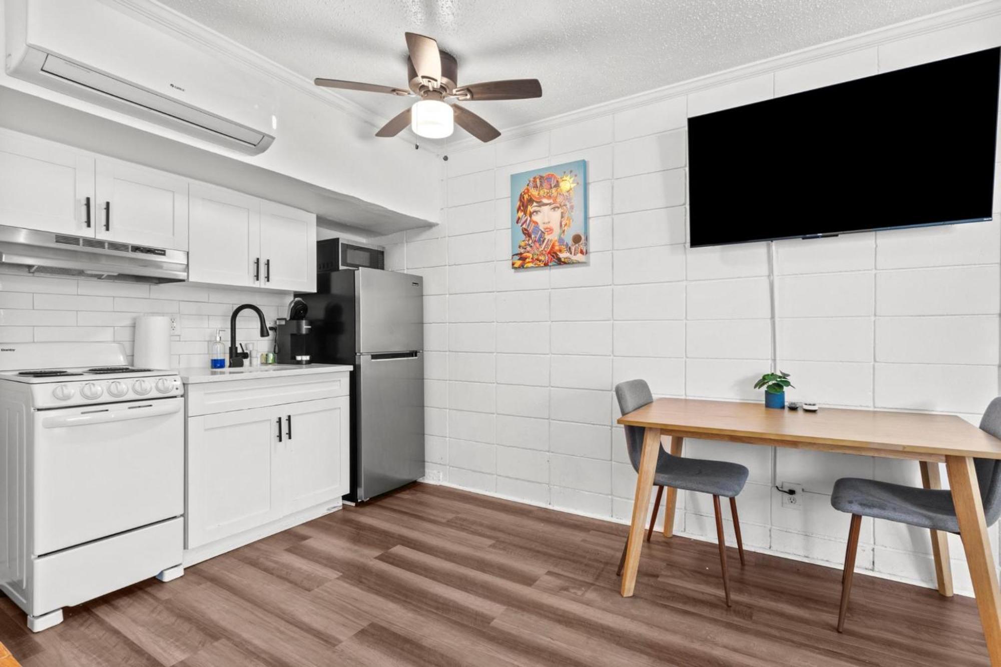 Modern Downtown St Petersburg Studio Pet-Friendly Affordable! 外观 照片